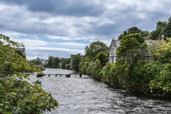 Corrib ποταμού Βούρλα μέσω Γκάλγουεϊ, Ιρλανδία. — Φωτογραφία Αρχείου