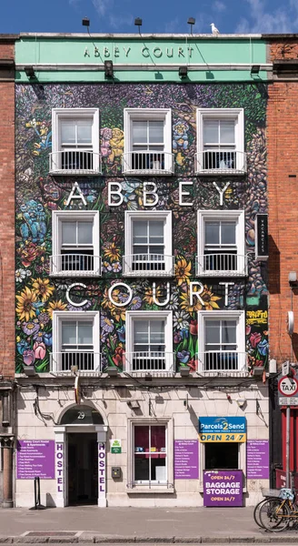 Abbey Court Hostel facade in Dublin, Ireland. — Stock Photo, Image