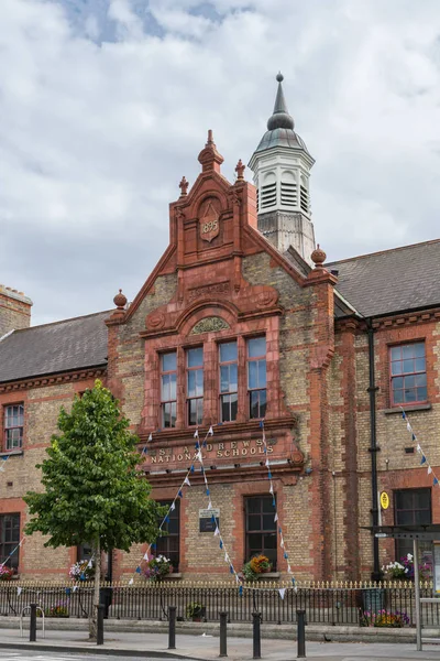 Escuelas Nacionales St. Andrews en Pearce Street, Dublín Irlanda . — Foto de Stock