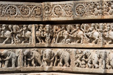 Keşava Tapınağı, Somanathpur'nda farklı frizleri dizi 