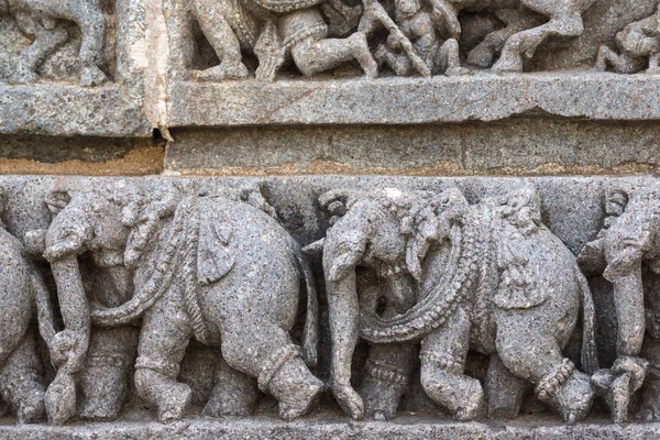 Närbild av fris med elefanter på Emanuel Temple, Somanat — Stockfoto