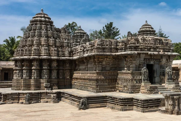Keşava Tapınağı, Somanathpur Indi Trikuta üzerinde kısmi görünümü
