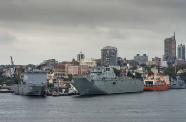 Bahçe Island dock, Sydney Australia, Donanma gemileri.