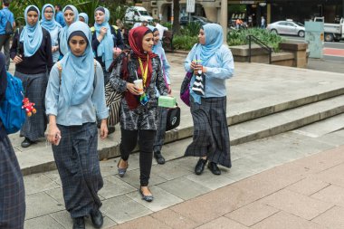 Grup genç kadın Müslüman kadın, Sidney Australia.