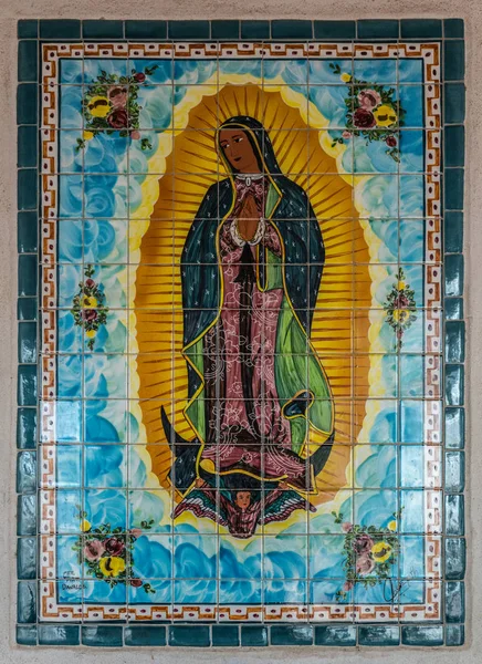 Virgem de Guadalupe na Missão San Xavier Del Bac, Arizona . — Fotografia de Stock