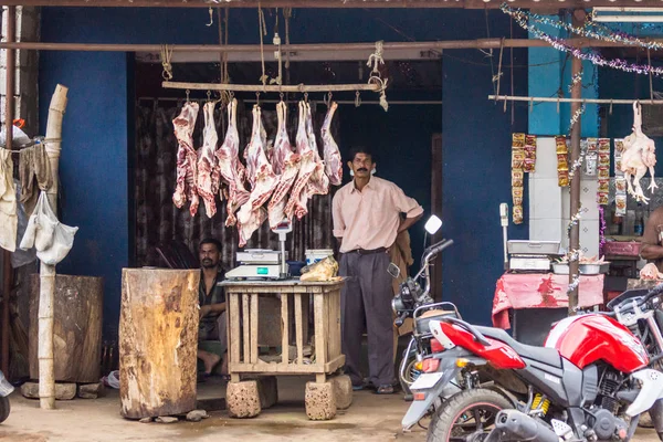 Αρνί κρεοπωλείο στο Kushalnagar, Ινδία κριτικές. — Φωτογραφία Αρχείου