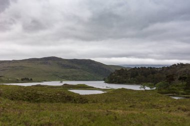 Loch Clair heavey cennet, Kinlochewe, İskoçya altında.