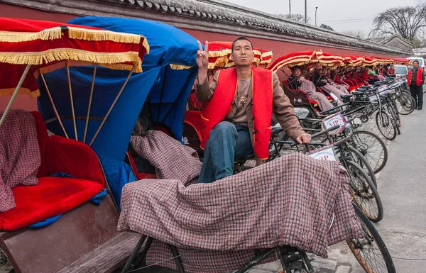 Wiersz z riksze w bęben i dzwonnic, Beijing. — Zdjęcie stockowe