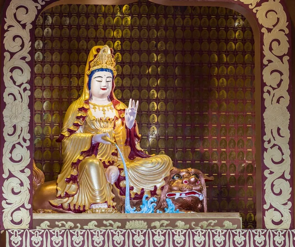 Avolokitesvara Bodhisattva vid Hsi Lai buddhistiska tempel, Californi — Stockfoto