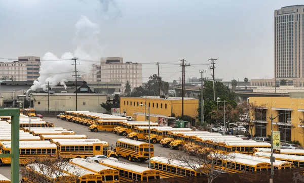 School bus parking adjacent to Chinatown, Los Angeles California — Stock Photo, Image