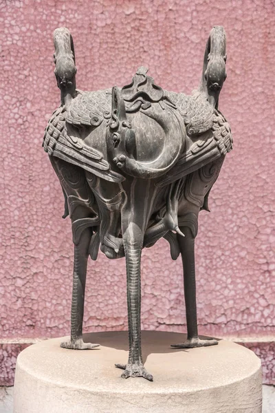Beijing China Abril 2010 Ciudad Prohibida Primer Plano Estatua Metal — Foto de Stock