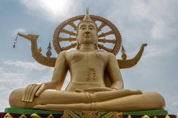 Mara pozisyonunda izole Buda Wat Phra Yai, Ko Samui Adası — Stok fotoğraf