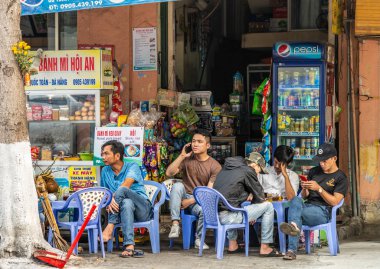 Da Nang Vietnam 'da genç erkekler için sabah ritüeli..