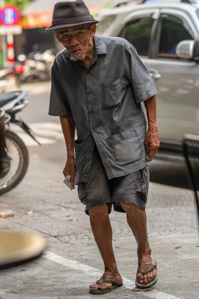 Portrait de vieil homme avec chapeau à Da Nang Vietnam . — Photo