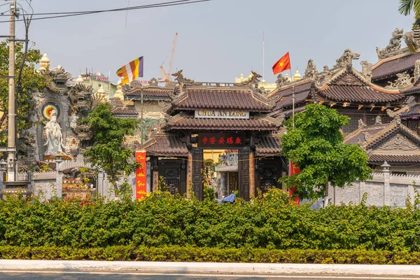 Chua Un Templo Budista Largo, Da Nang Vietnam . —  Fotos de Stock