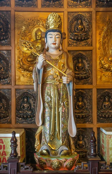 Chua An Long Pagoda 'daki Kraliyet Bodhisattva porselen heykeli Da Na — Stok fotoğraf