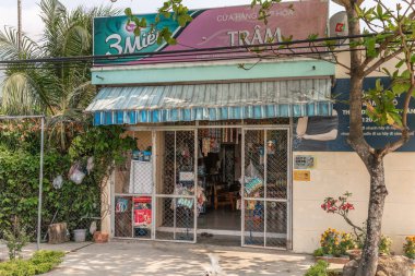 Vietnam 'ın Nha Trang kentinin kırsal kesimindeki bir bakkal..