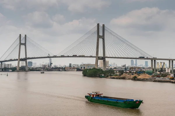 Phu My Bridge na setkání Long Tau a Song Sai Gon řek, Ho — Stock fotografie