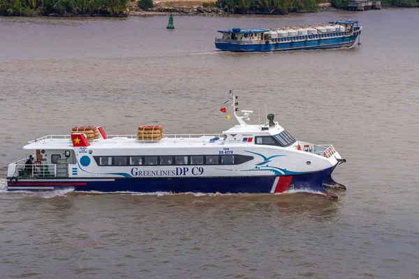 Greenlines Dp C9 fast ferry on Long Tau River, Phuoc Khanh, Viet — стокове фото