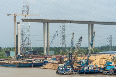 Long Tau Nehri üzerindeki Phuoc Khanh köprüsündeki Pontoonlar, Phuoc Khanh, V
