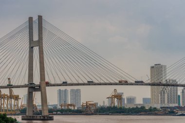 Cau Phu 'nun doğu direği Asma köprüm, Ho Chi Minh Şehri
