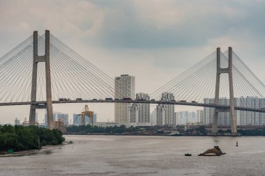 Cau Phu 'nun güneyine bakıyorum asma köprüm, Ho Chi Minh Ci