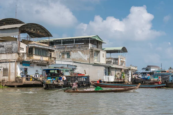 Action on Kinh 28 canal in Cai Be, Mekong Delta, Vietnam. — Stock Photo, Image