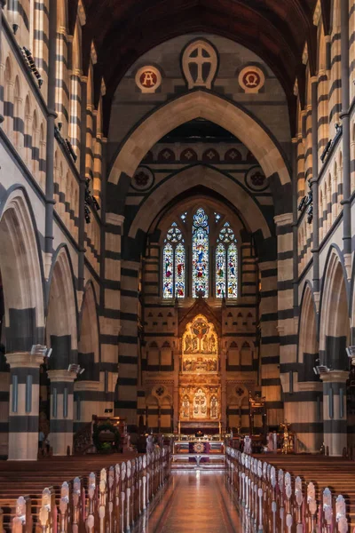 Chancel et partie de la nef de la cathédrale Saint Patrick à Melbourne — Photo