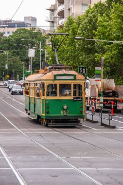 Melbourne Avustralya 'da liman tramvayı.