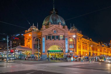 Melbourne, Avustralya 'daki Flinders Tren İstasyonu..