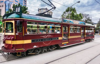 Melbourne, Avustralya 'daki Brown City Circle Tramvayı.
