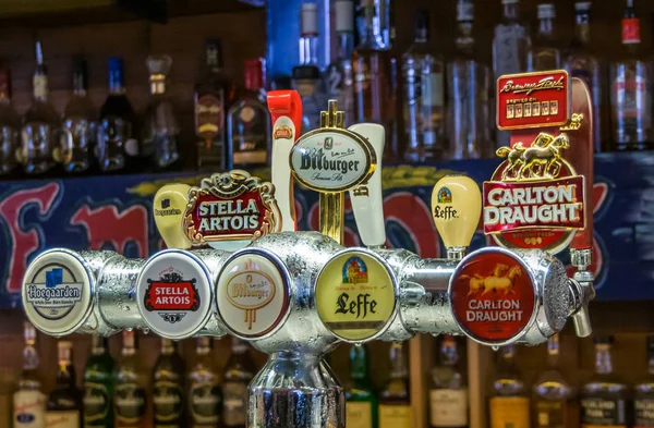 Närbild av andra kranen på Cookie restaurang och bar i Melbourne, — Stockfoto