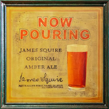 Mel 'deki James Squire Brewhouse' daki Amber Birasının Retro tablosu