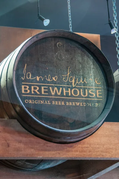 澳大利亚墨尔本James Squire Brewhouse的Barrel陈酿啤酒 — 图库照片