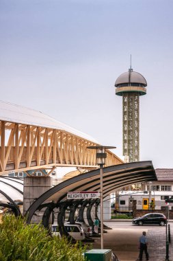 Newcastle, Avustralya üzerindeki patika köprüsü..