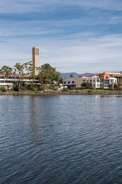 Storke Bell Tower e loja do campus na UC Santa Barbara, Goleta , — Fotografia de Stock