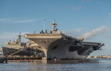 Abraham Lincoln uçak gemisi ve Kuzey Kutbu, Pearl Harbor