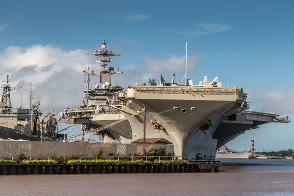 Arco della portaerei Abraham Lincoln a Pearl Harbor, Oahu, H — Foto Stock