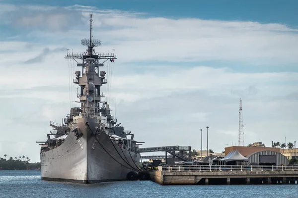 Bow of USS Missouri 63 battle ship in Pearl Harbor, Oahu, Hawaii — Stock Photo, Image