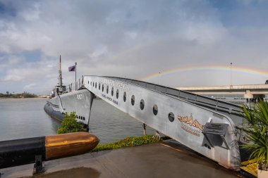 Yol Pearl Harbor, Oahu 'daki Uss Bowfin denizaltısına çıkıyor., 