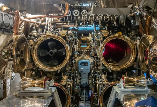 Pearl Harbor, Oahu, Haw 'da denizaltı Uss Bowfin torpido tüpleri