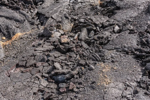 Cracked folds of crust of 2018 Kilauea volcano lava, Leilani Est — 스톡 사진