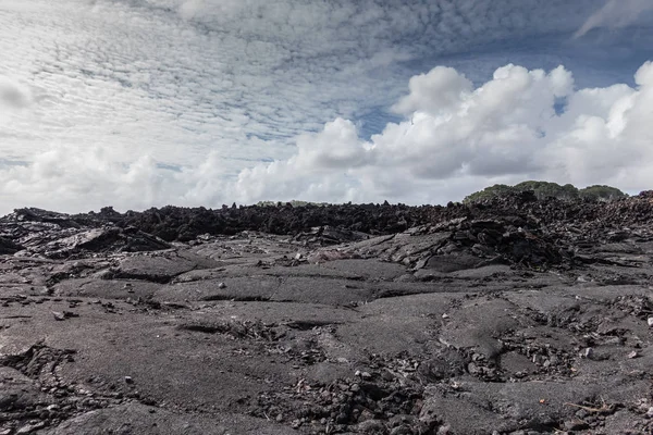 2018年のフィールド上の白い雲の風景｜キラウエア火山溶岩, Leilan — ストック写真