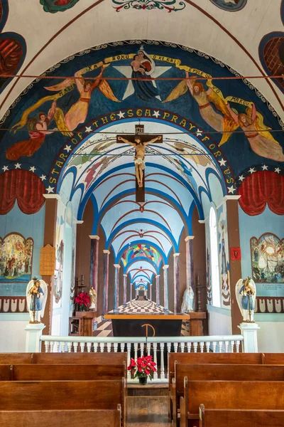 Chancel of the Star of the Sea Katolska kyrkan, Kalapana, Hawaii, oss — Stockfoto