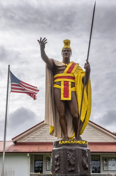 Estátua colorida do Rei Kamehameha em Kapaau, Havaí, EUA . — Fotografia de Stock