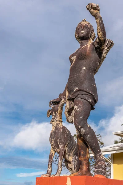 Estátua de Diana de pedra velha no domínio da sede da Parker Ranch, Waime — Fotografia de Stock