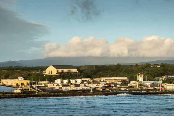 Nawiliwili containervarv i hamn, Kauai, Hawaii, Usa. — Stockfoto