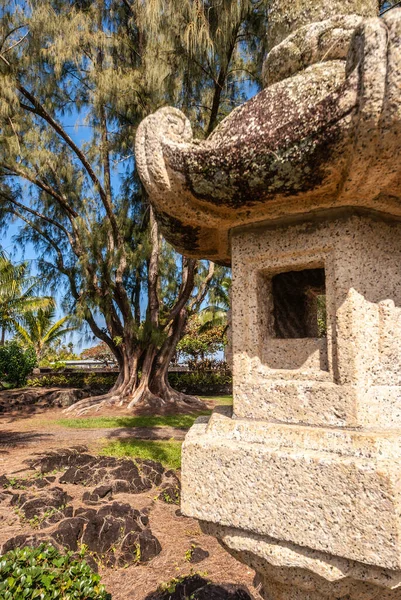 Deel van de Japanse lantaarn in Liliuokalani Gardens in Hilo, Hawaii — Stockfoto