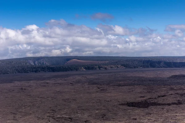 Scène plus large au sommet du volcan Kilaeuea, Hawaï, États-Unis . — Photo