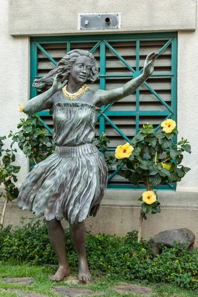 Statue of Hulu dancer in Honolulu, Hawaii, USA. — Stock Photo, Image